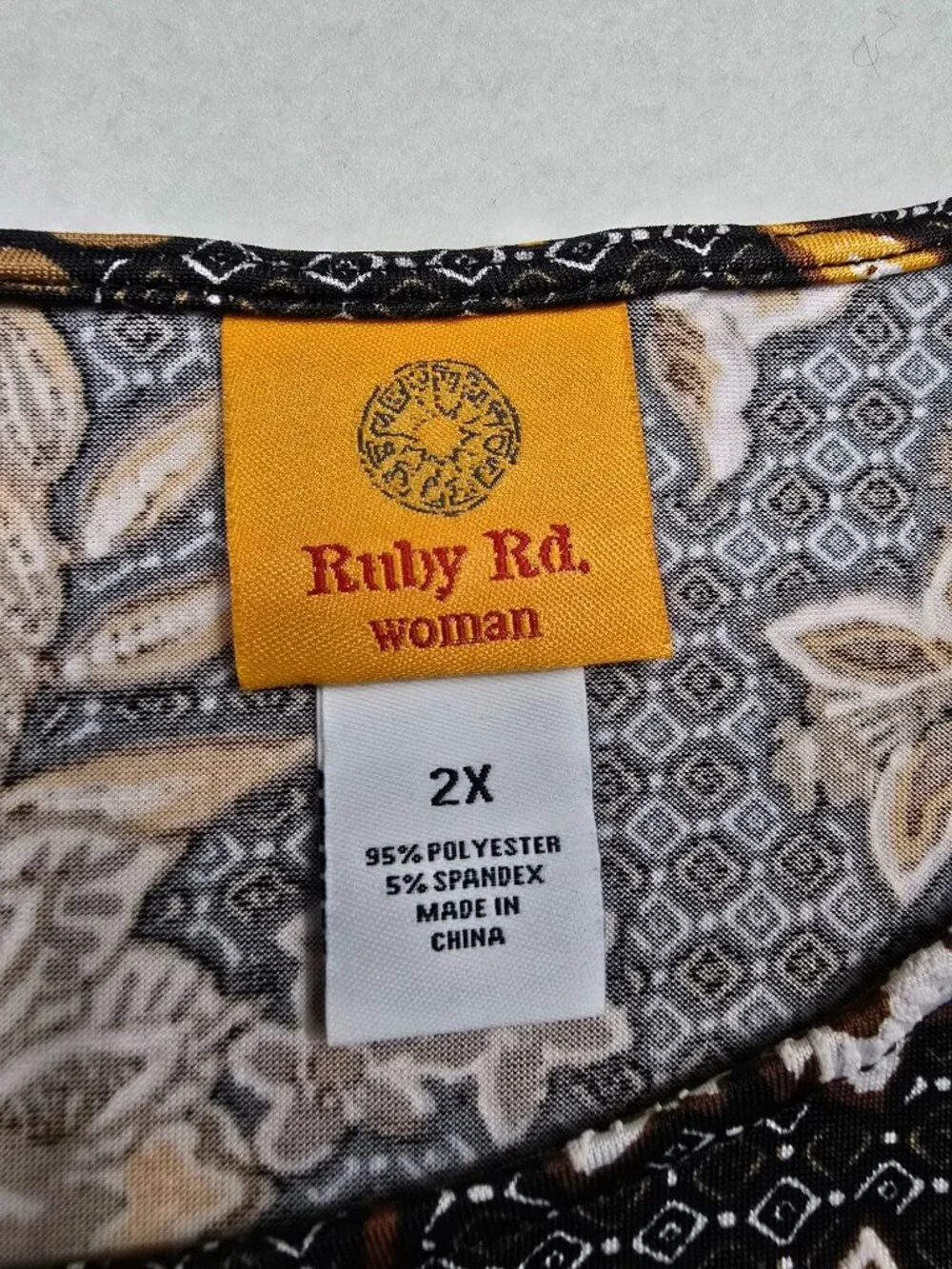Ruby Rd. Woman Floral Tunic Top 2X 3/4 Sleeve Black/Yellow - Picture 2 of 5